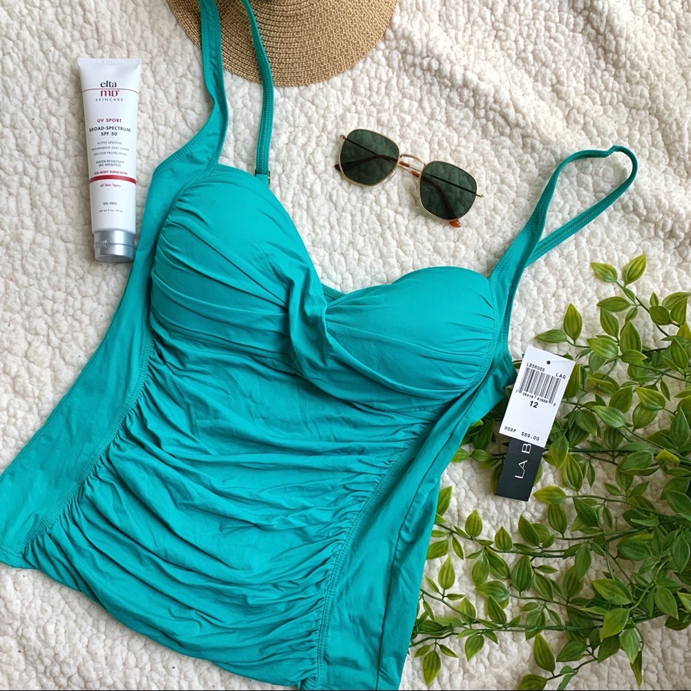 NWT La Blanca bathing suit top